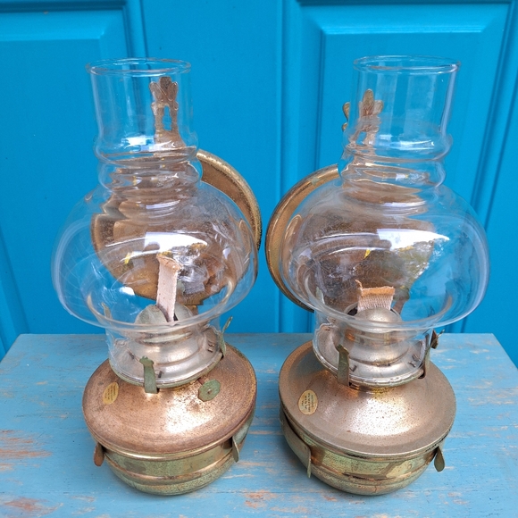 2 Oil Lamps Lanterns Wall Hanging Decor Lights Functional Wicks Lamplight Farms - Picture 1 of 14